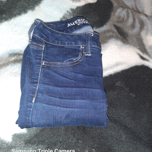 Women's American Eagle Jeans - Picture 2 of 3